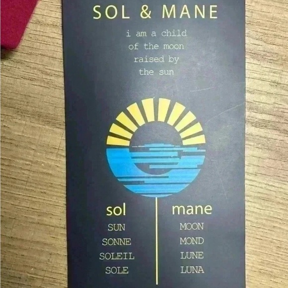 Sol & Mane crossed back sports bra Plum Size Large NWT
Removable pads - Picture 5 of 6